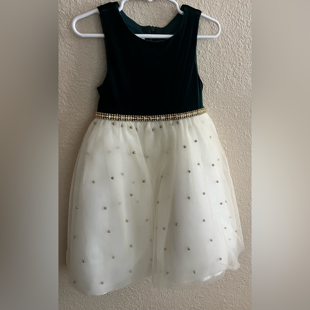 Beautiful holiday dress for girls.